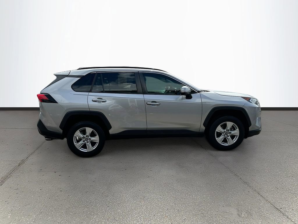 Used 2019 Toyota RAV4 XLE FWD image 8