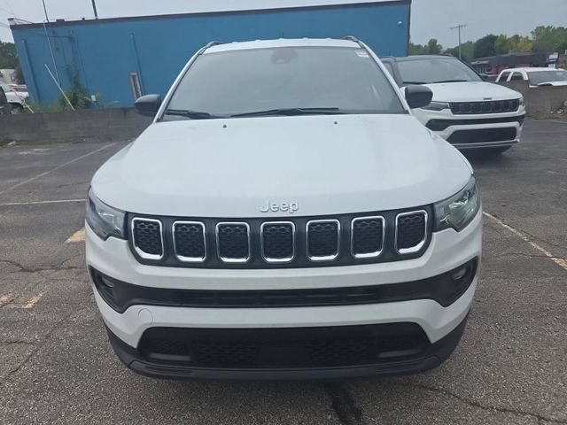 Certified 2023 Jeep Compass Latitude w/ Convenience Group AWD/4WD image 5
