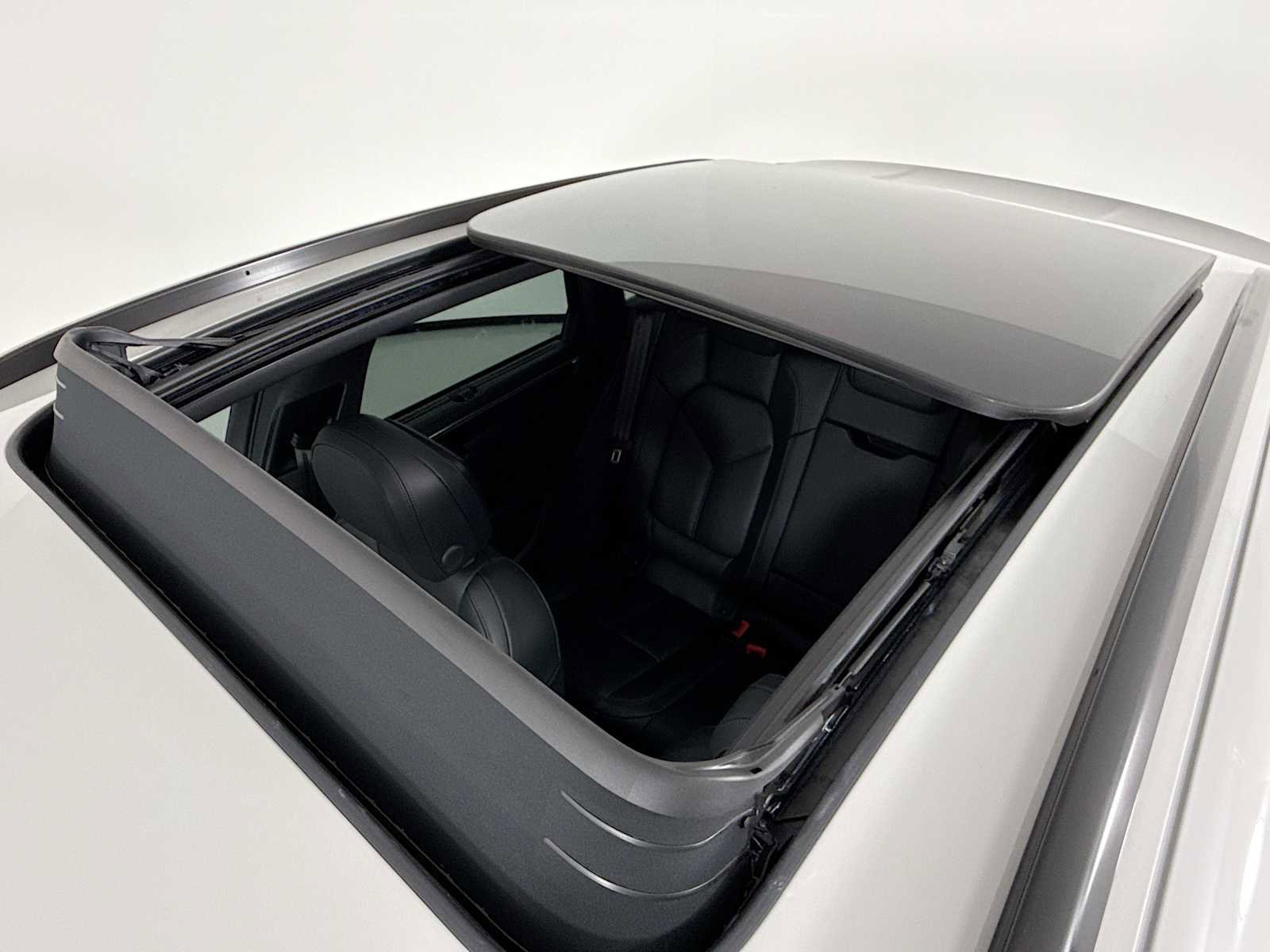 New 2026 Porsche Macan S image 22