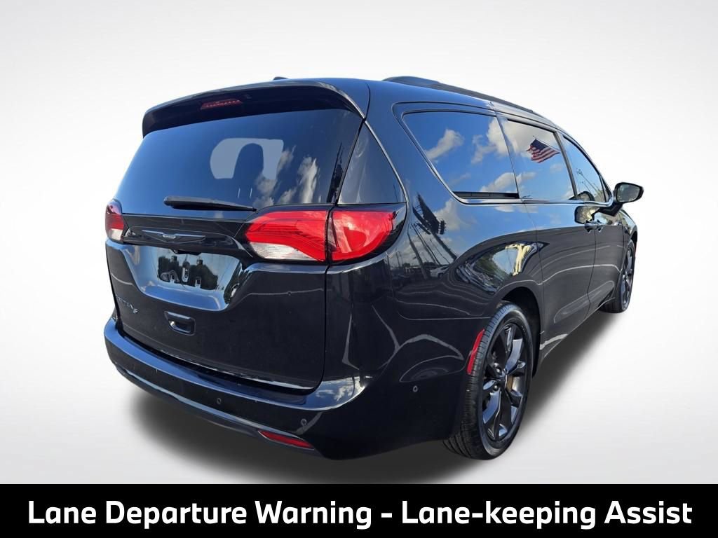 Used 2019 Chrysler Pacifica Touring-L Plus w/ Advanced Safetytec Group FWD image 7