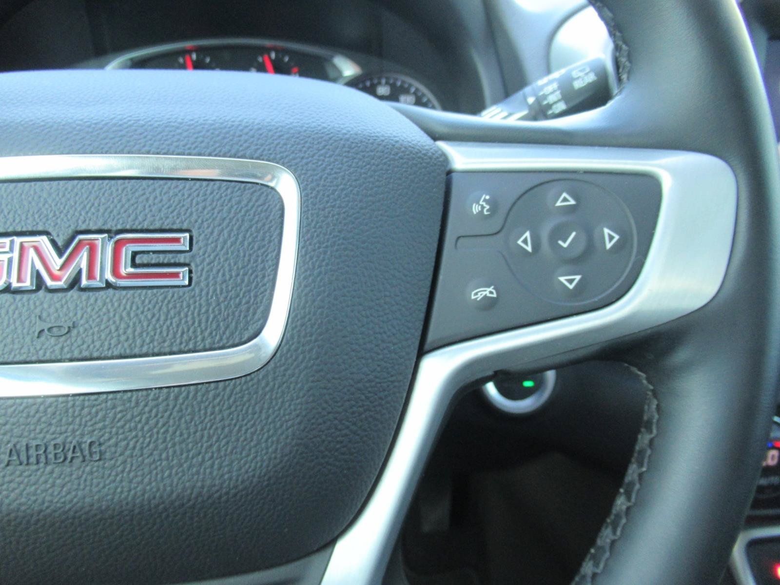 Used 2024 GMC Terrain SLT AWD/4WD image 26