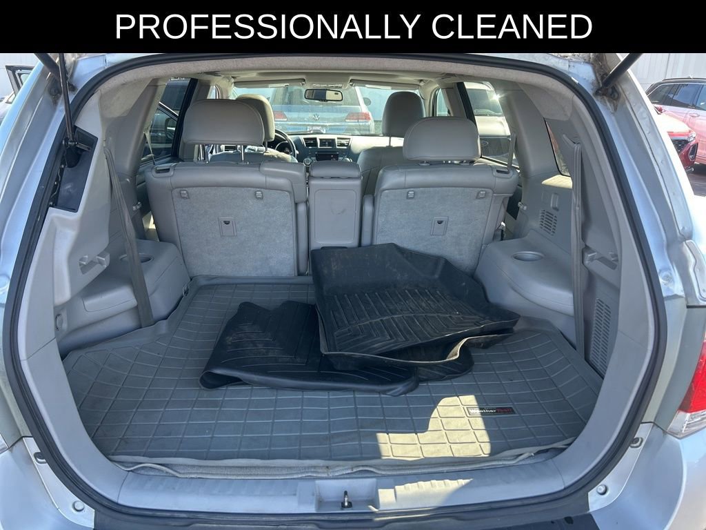 Used 2011 Toyota Highlander SE FWD image 10