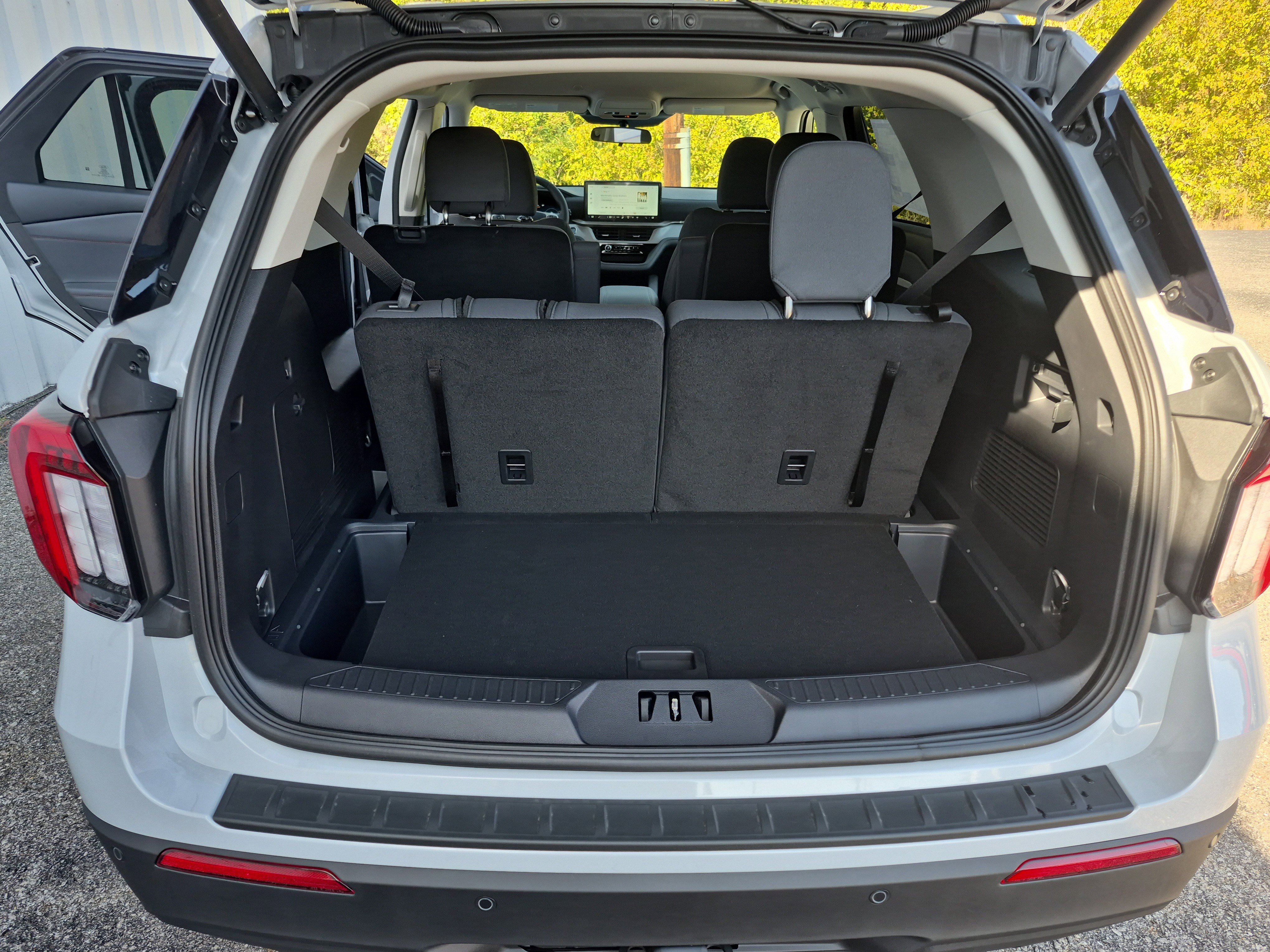 New 2025 Ford Explorer Active image 15