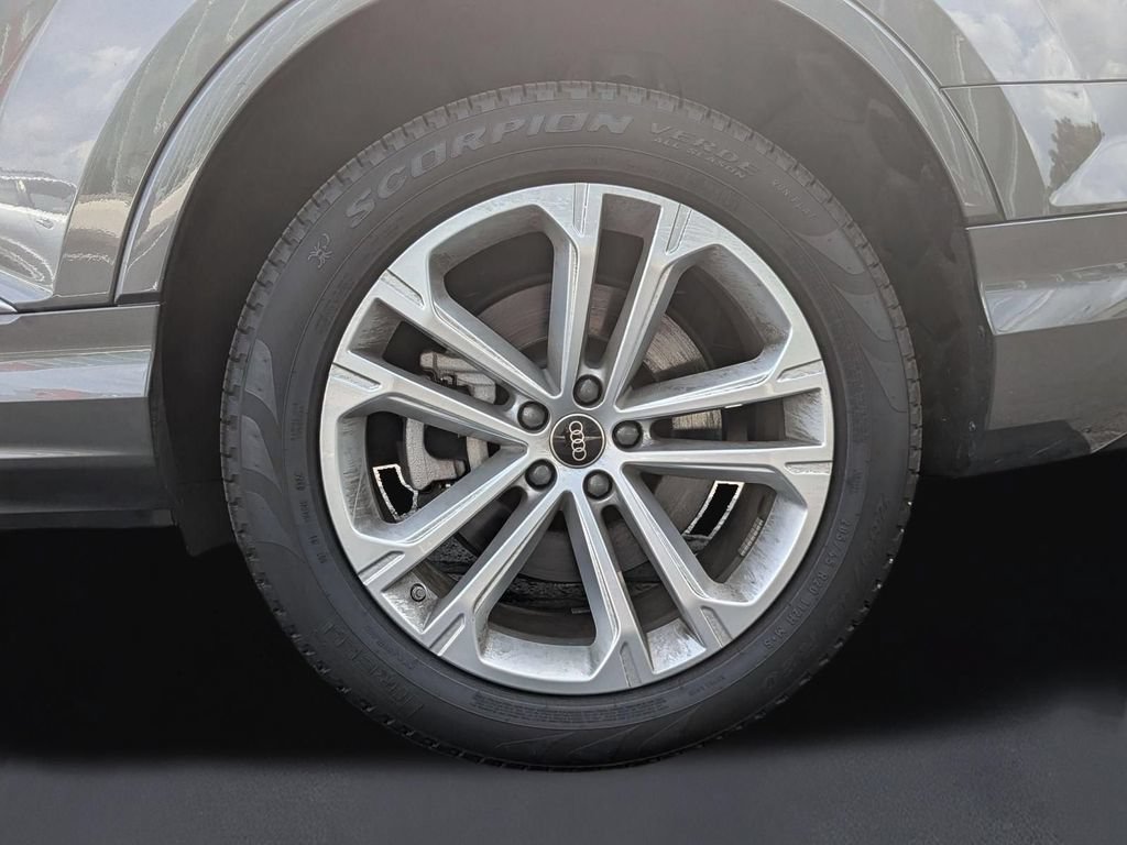 Used 2025 Audi Q7 3.0T Premium Plus AWD/4WD image 11