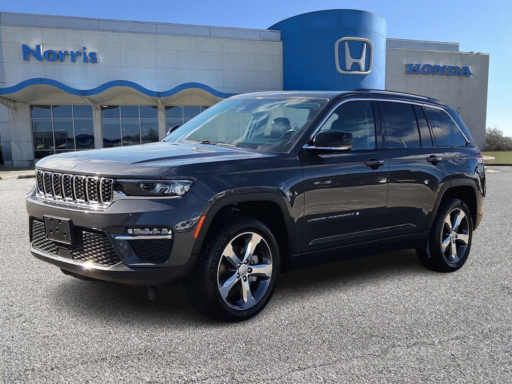 Used 2022 Jeep Grand Cherokee Limited w/ Trailer Tow Prep Group (B) image 2