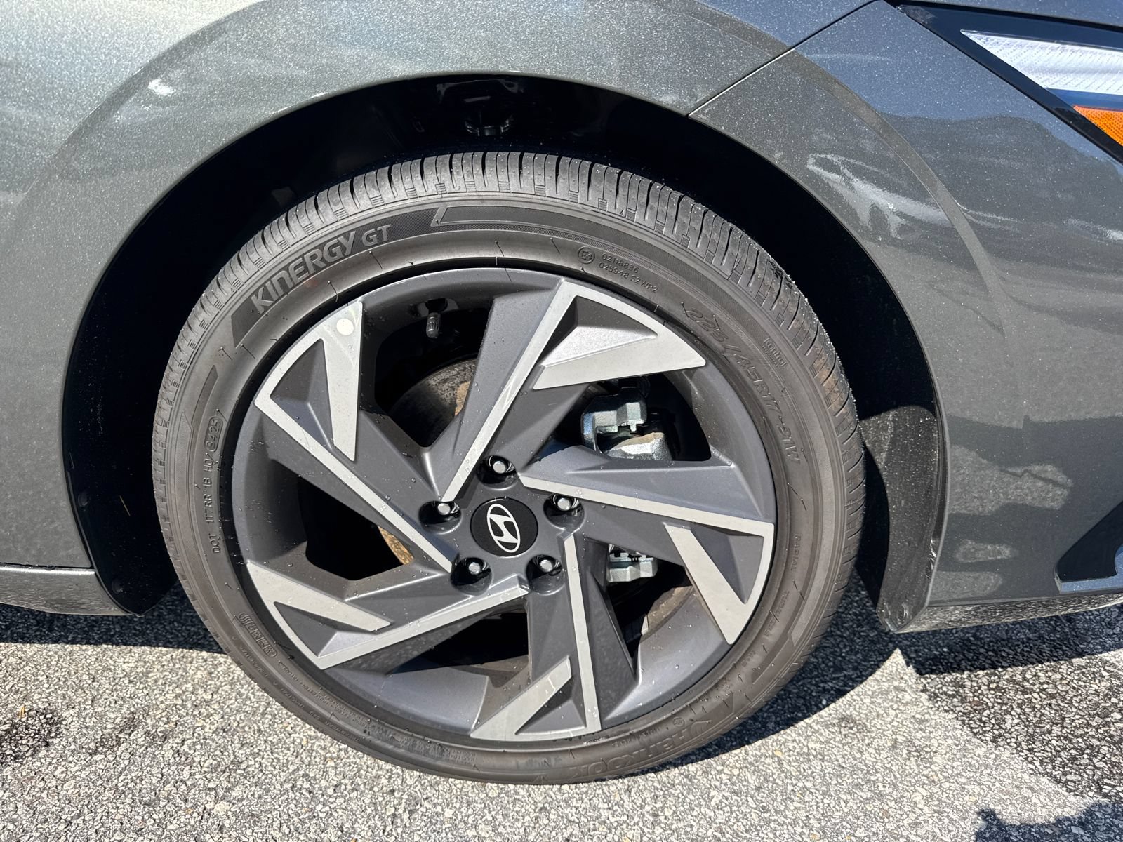 New 2026 Hyundai Elantra Limited FWD image 13