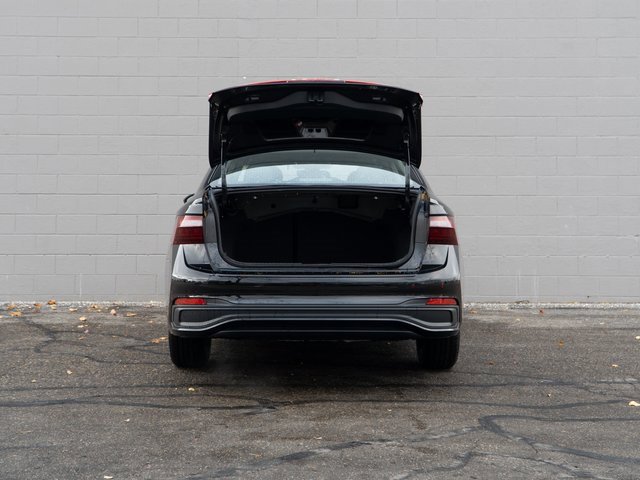 New 2026 Volkswagen Jetta SE image 6