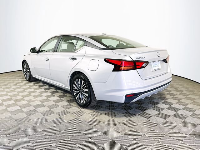 Used 2024 Nissan Altima 2.5 SV image 6