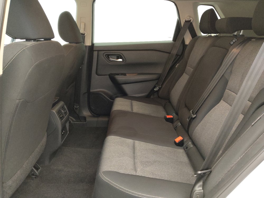 Used 2025 Nissan Rogue SV AWD/4WD image 18