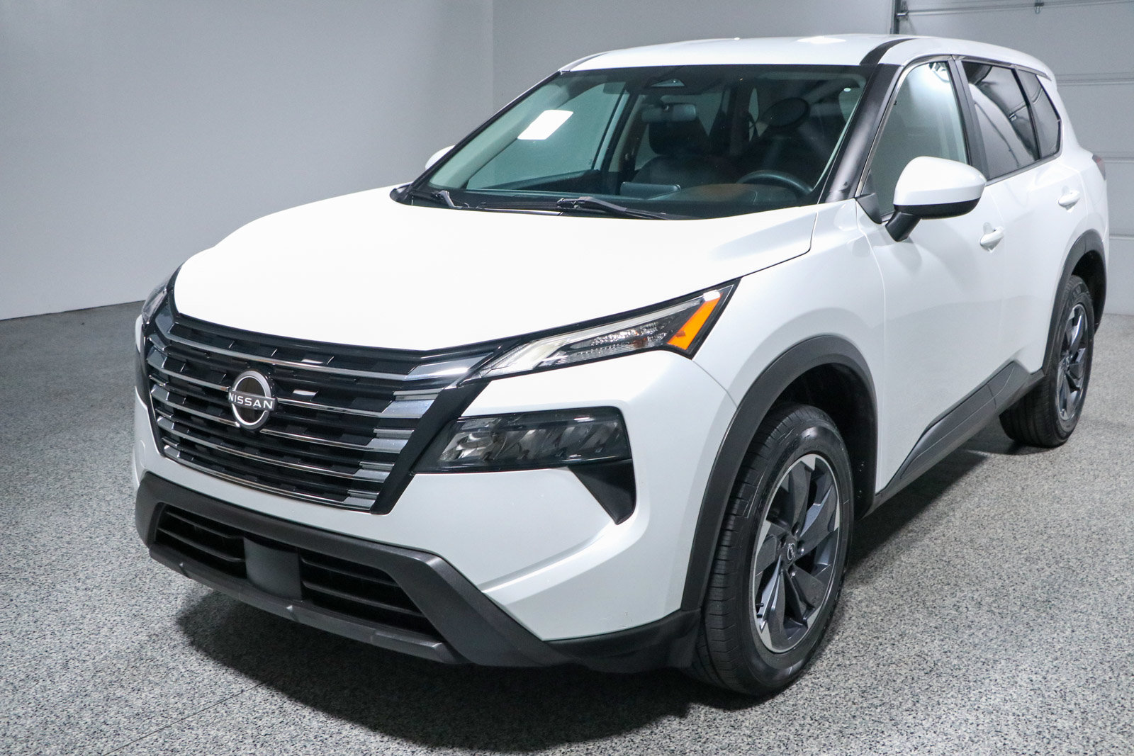 Used 2024 Nissan Rogue SV FWD image 31