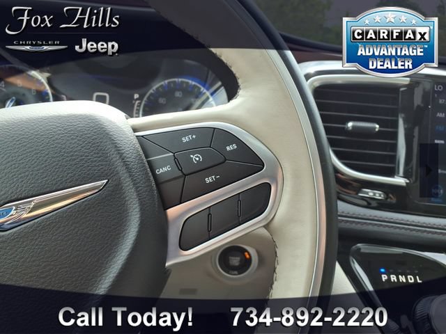 Used 2019 Chrysler Pacifica Limited w/ Tire & Wheel Group FWD image 19