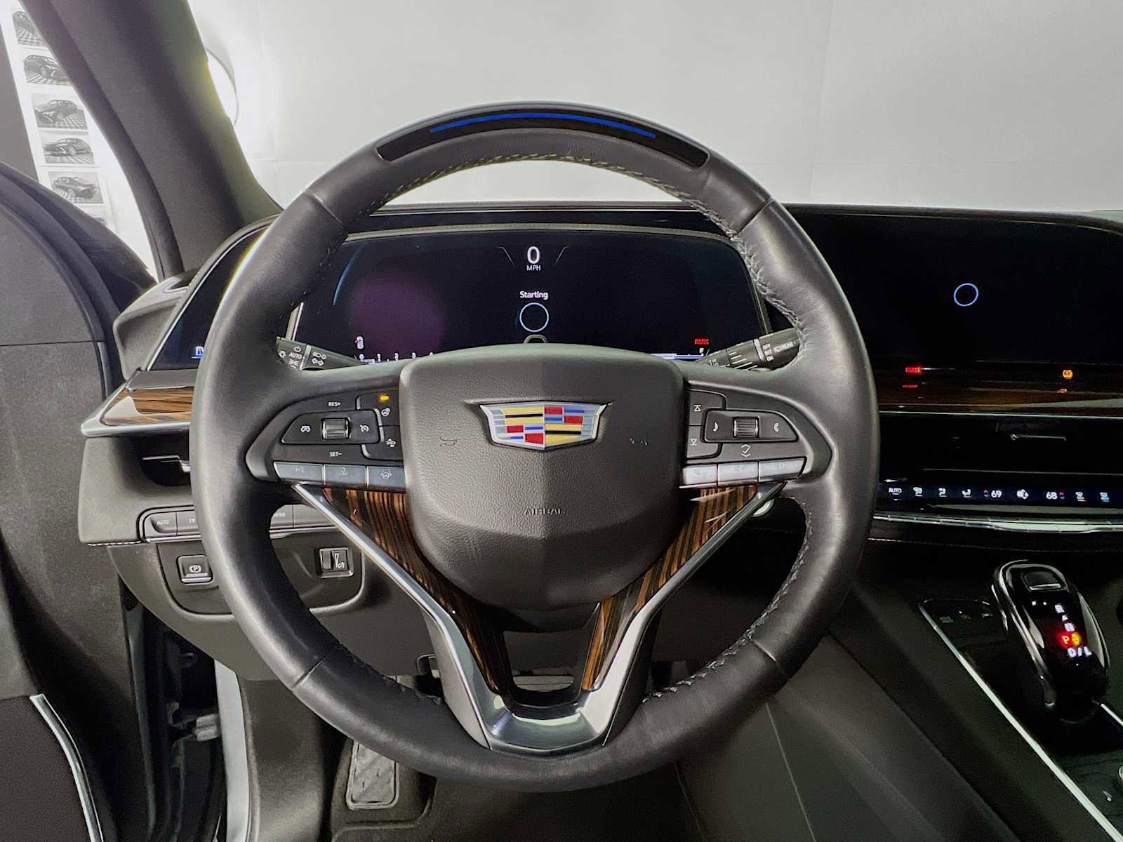Used 2023 Cadillac Escalade Premium Luxury image 11
