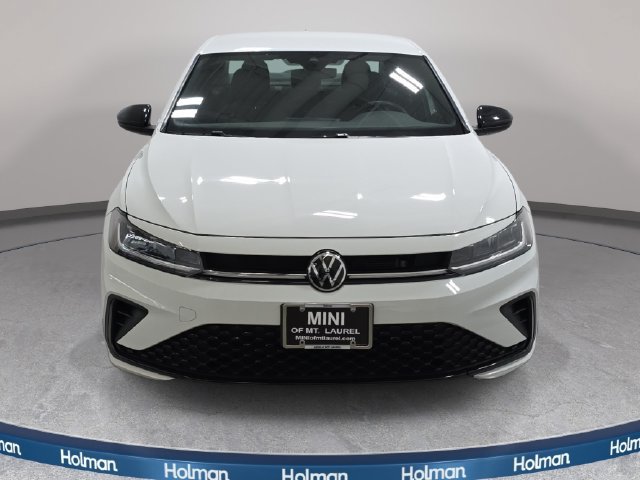 Used 2025 Volkswagen Jetta Sport FWD image 3