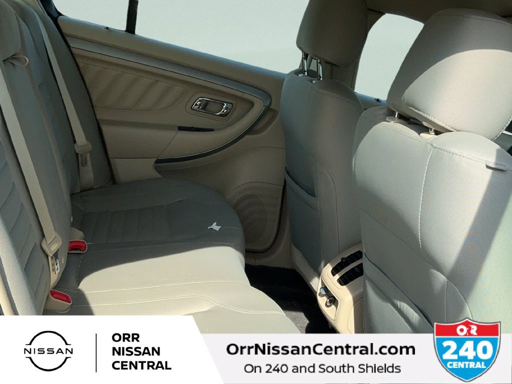 Used 2017 Ford Taurus SE FWD image 12