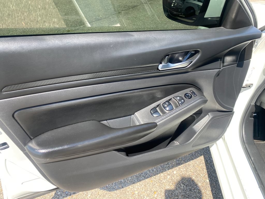 Used 2022 Nissan Altima 2.5 S FWD image 11