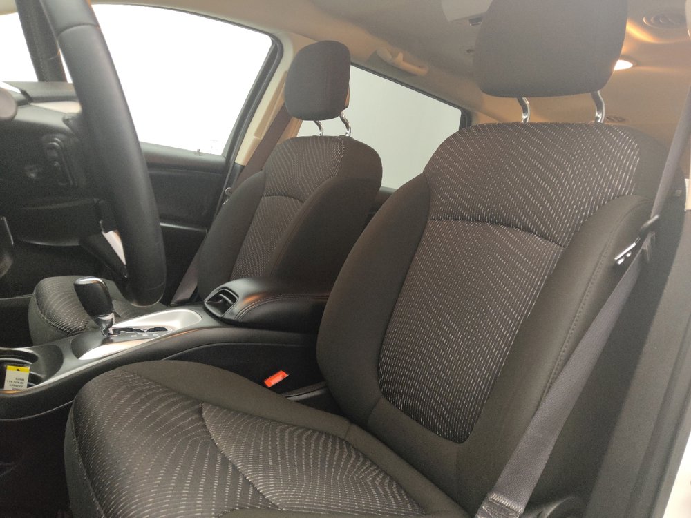 Used 2020 Dodge Journey SE w/ SE Popular Equipment Group image 17