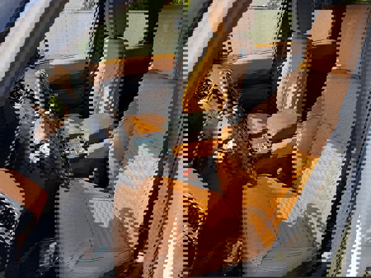 Used 2020 Land Rover Discovery HSE Luxury image 15