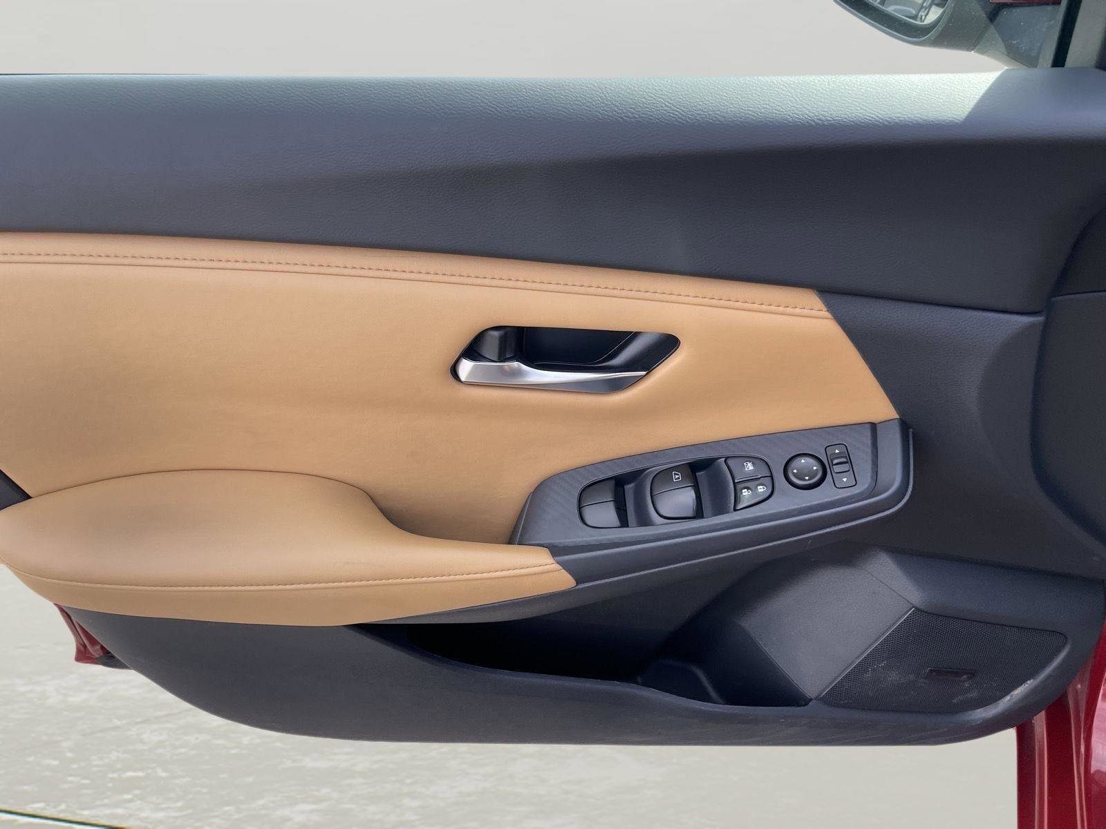 Used 2024 Nissan Sentra SV w/ SV Premium Package image 21