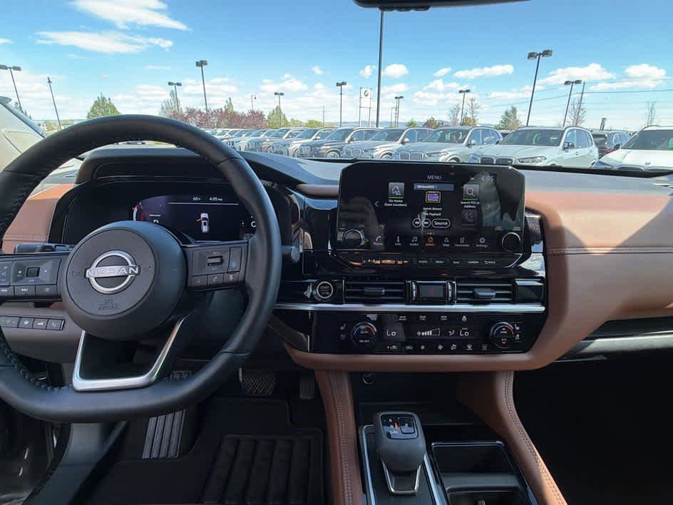 Used 2024 Nissan Pathfinder Platinum AWD/4WD image 17