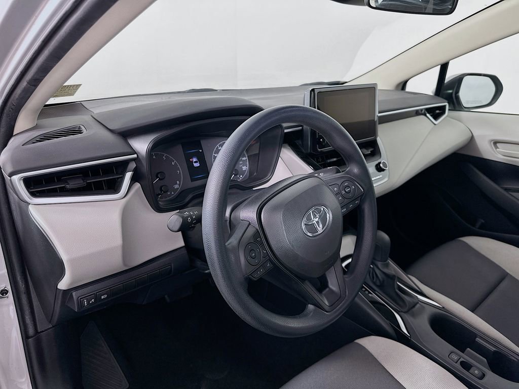 Used 2024 Toyota Corolla LE image 9