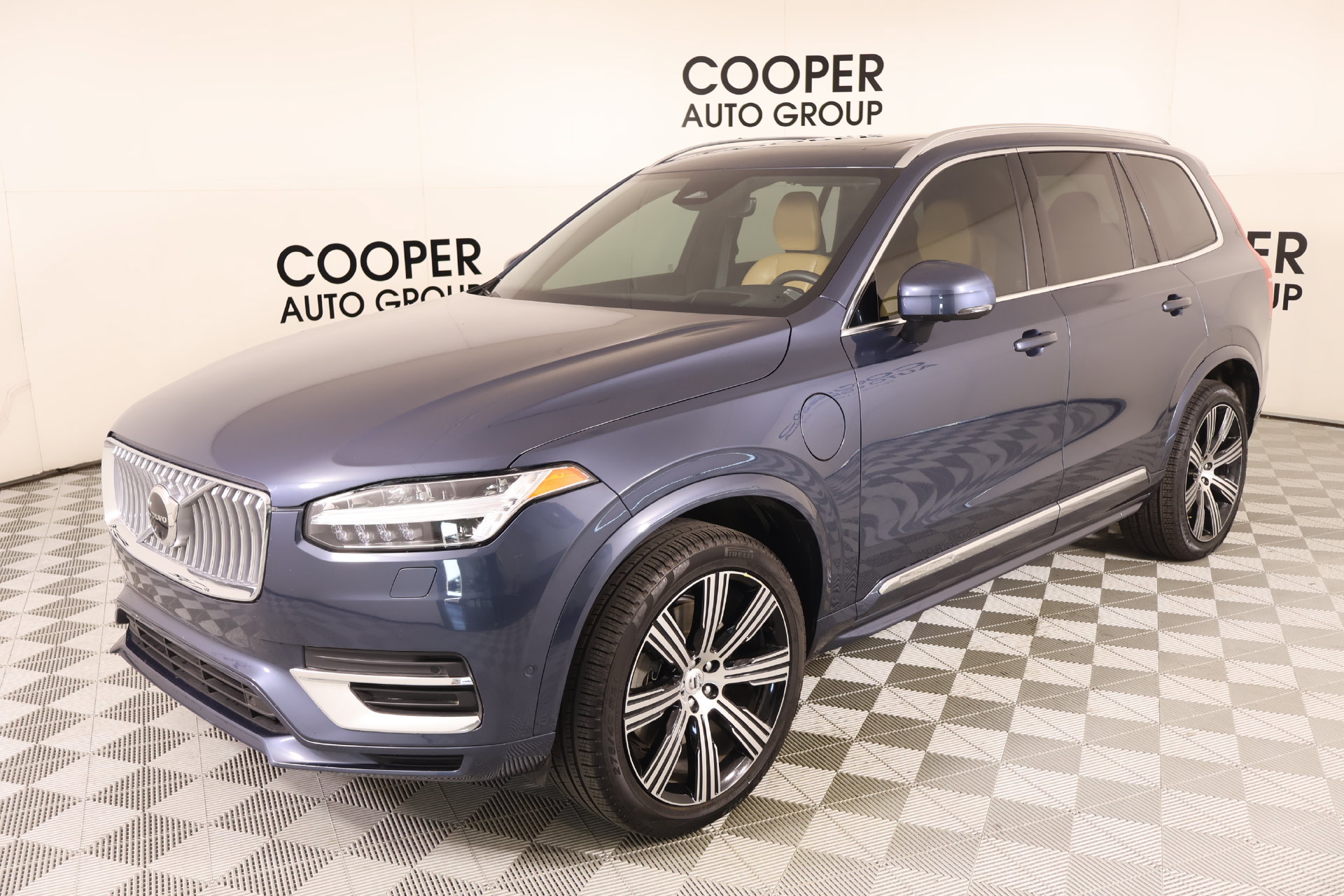 Used 2023 Volvo XC90 T8 Ultimate w/ Lounge Package AWD/4WD image 10