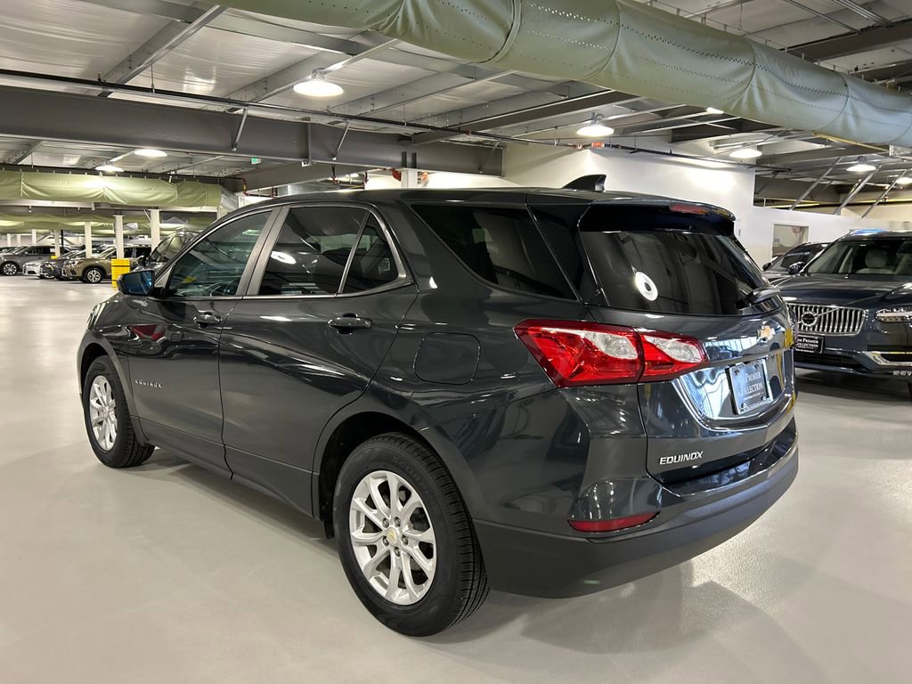 Used 2020 Chevrolet Equinox LS w/ LS Convenience Package image 4