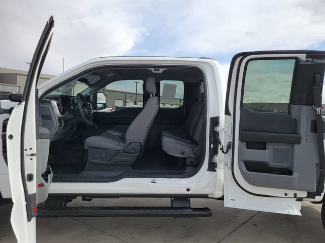 Certified 2025 Ford F250 XL AWD/4WD image 9