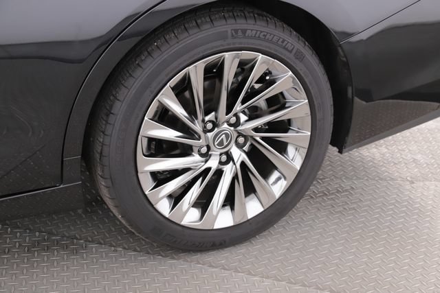 Used 2025 Lexus ES 350 w/ Ultra Luxury Package FWD image 14