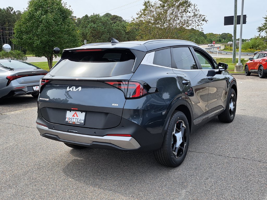 New 2026 Kia Sportage EX AWD/4WD image 4