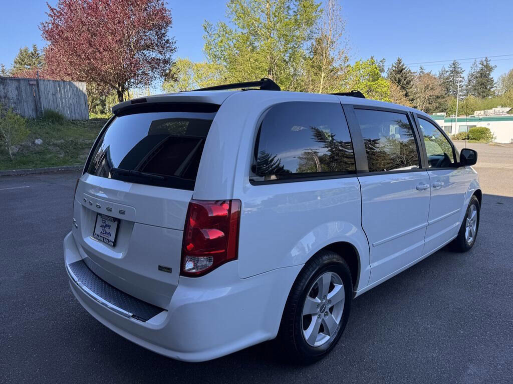 Used 2013 Dodge Grand Caravan SE FWD image 3