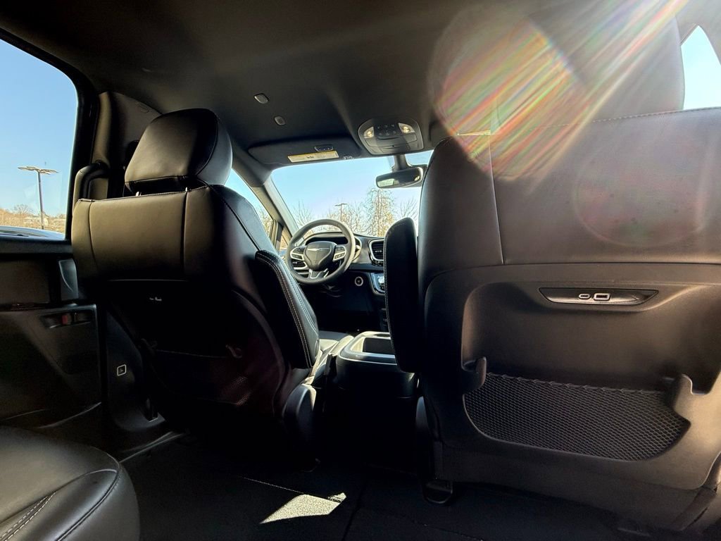 Used 2026 Chrysler Pacifica Select image 22