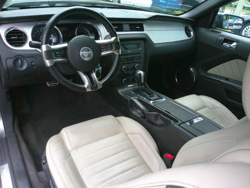 Used 2013 Ford Mustang Premium RWD image 12