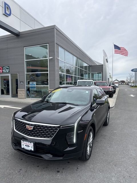 Used 2024 Cadillac XT4 Premium Luxury AWD/4WD image 1