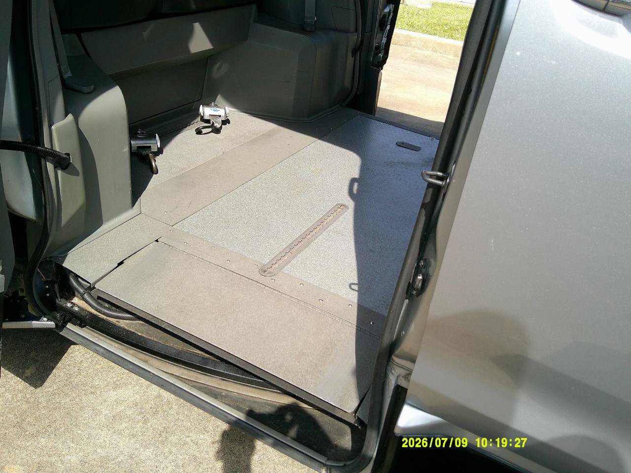 Used 2014 Toyota Sienna SE FWD image 13
