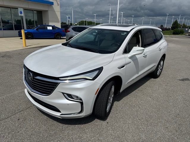 Used 2023 Buick Enclave Premium w/ Experience Buick Package AWD/4WD image 3