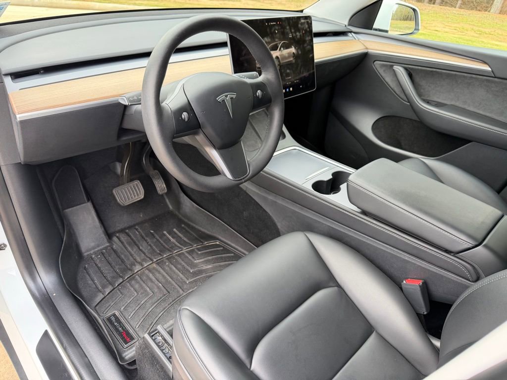 Used 2022 Tesla Model Y Long Range image 14