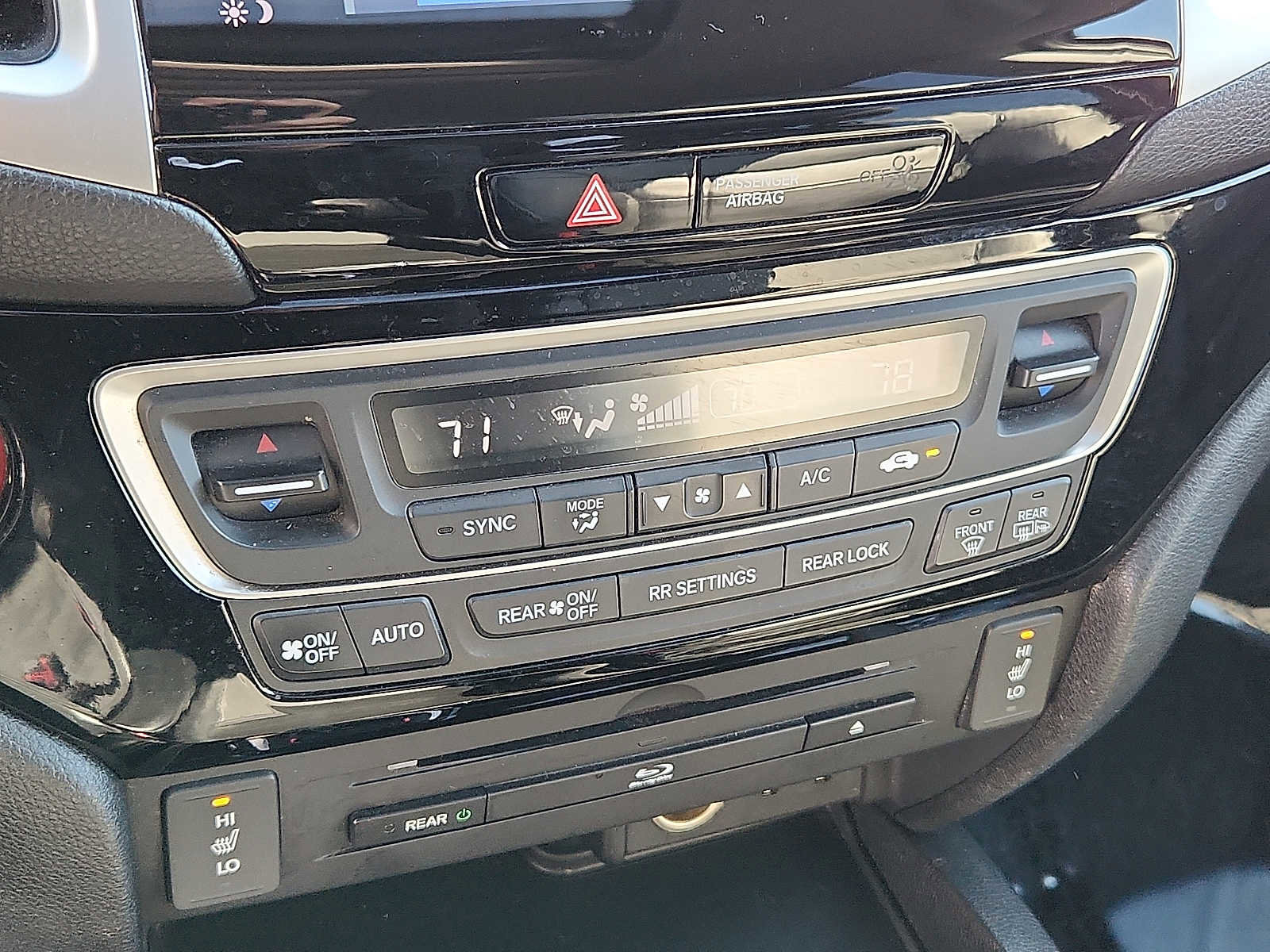 Used 2018 Honda Pilot Touring image 15