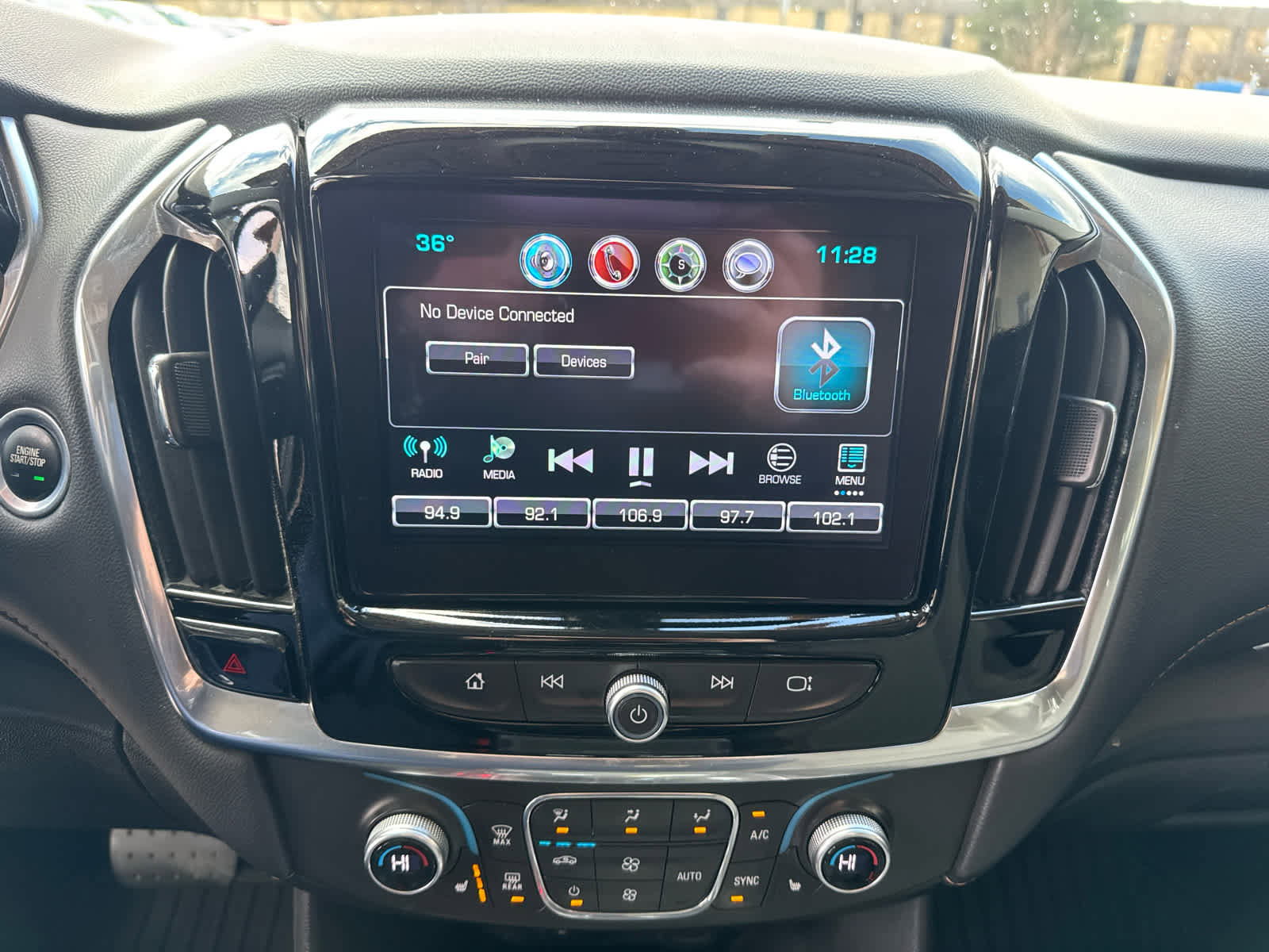 Used 2018 Chevrolet Traverse LT AWD/4WD image 23