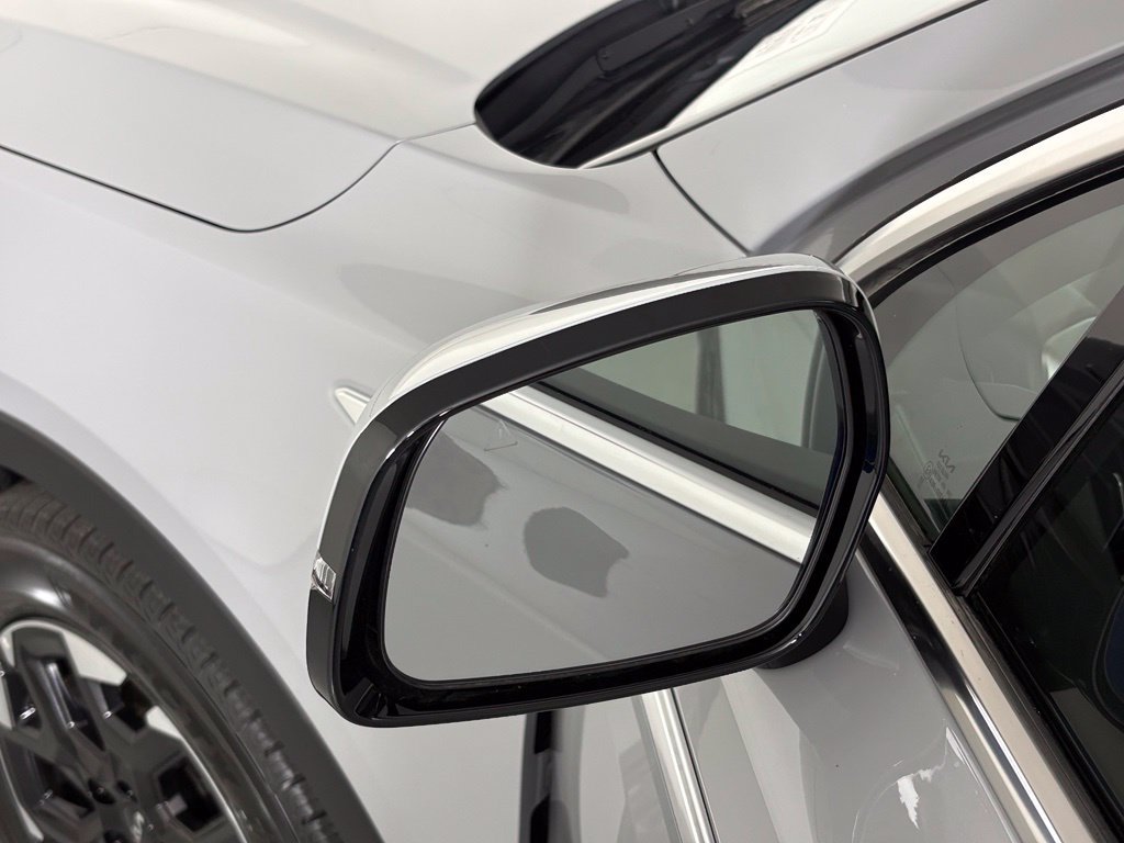 Used 2025 Kia Sorento S w/ Panoramic Sunroof Package FWD image 13