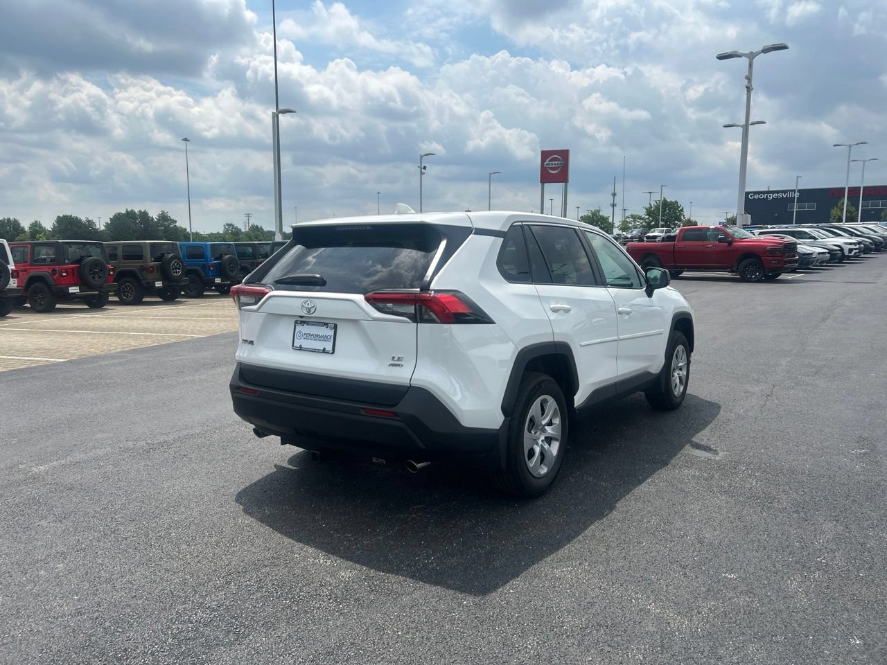 Used 2024 Toyota RAV4 LE AWD/4WD image 3