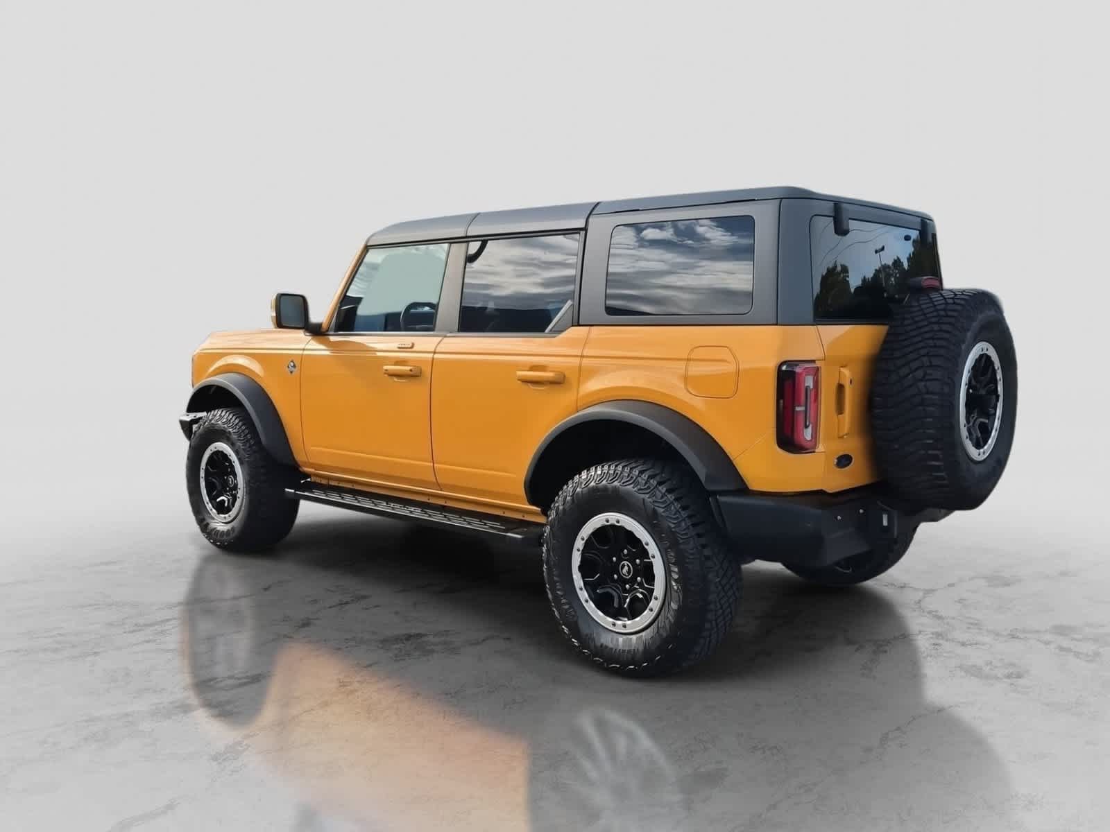 Used 2022 Ford Bronco Outer Banks w/ Sasquatch Package AWD/4WD image 6