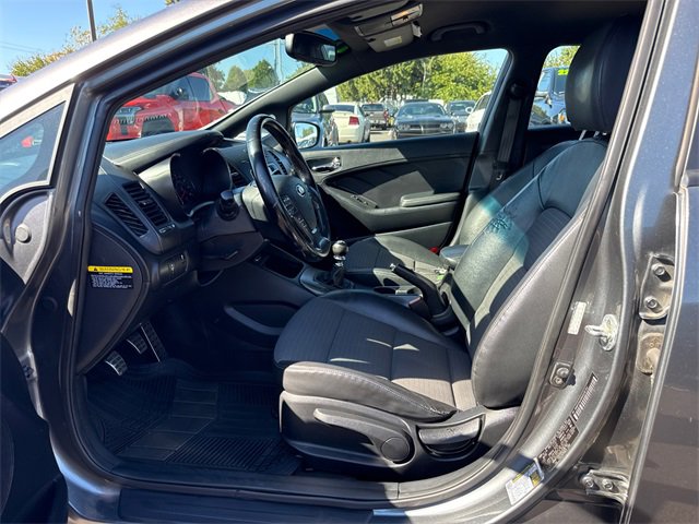 Used 2016 Kia Forte SX image 2