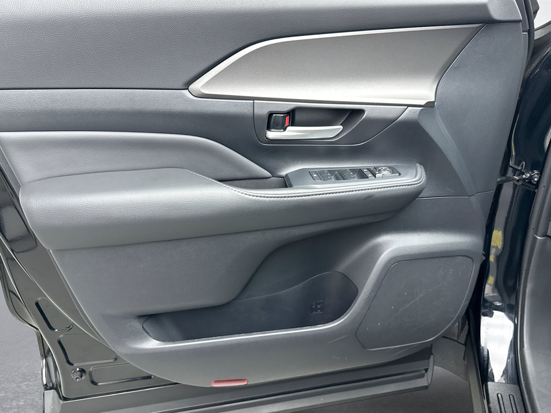 Used 2026 Toyota Grand Highlander AWD Hybrid image 9