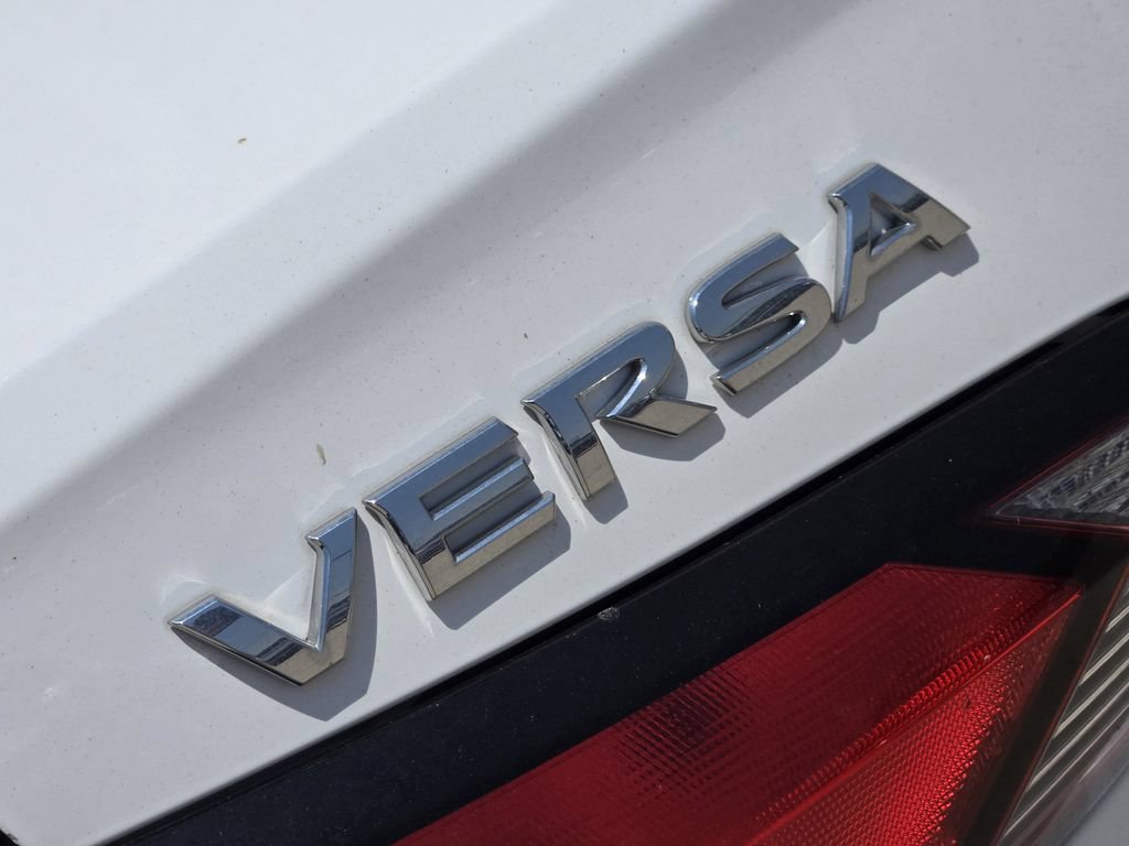Used 2022 Nissan Versa S FWD image 9