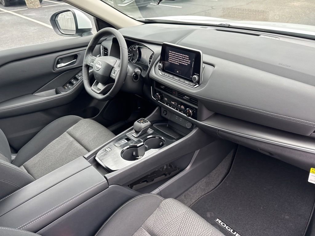 New 2026 Nissan Rogue SV FWD image 18