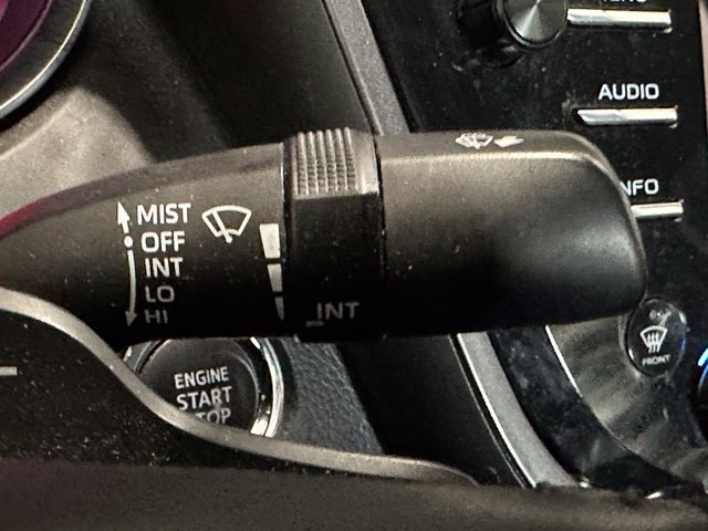 Used 2018 Toyota Camry XSE FWD image 18