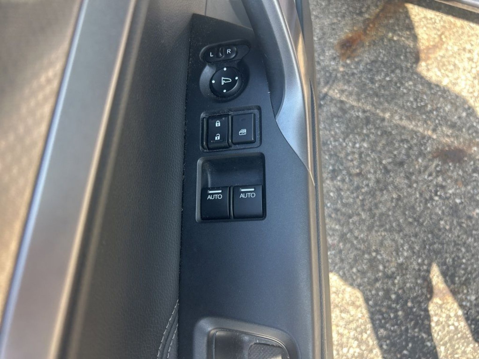 Used 2017 Honda Accord EX image 9