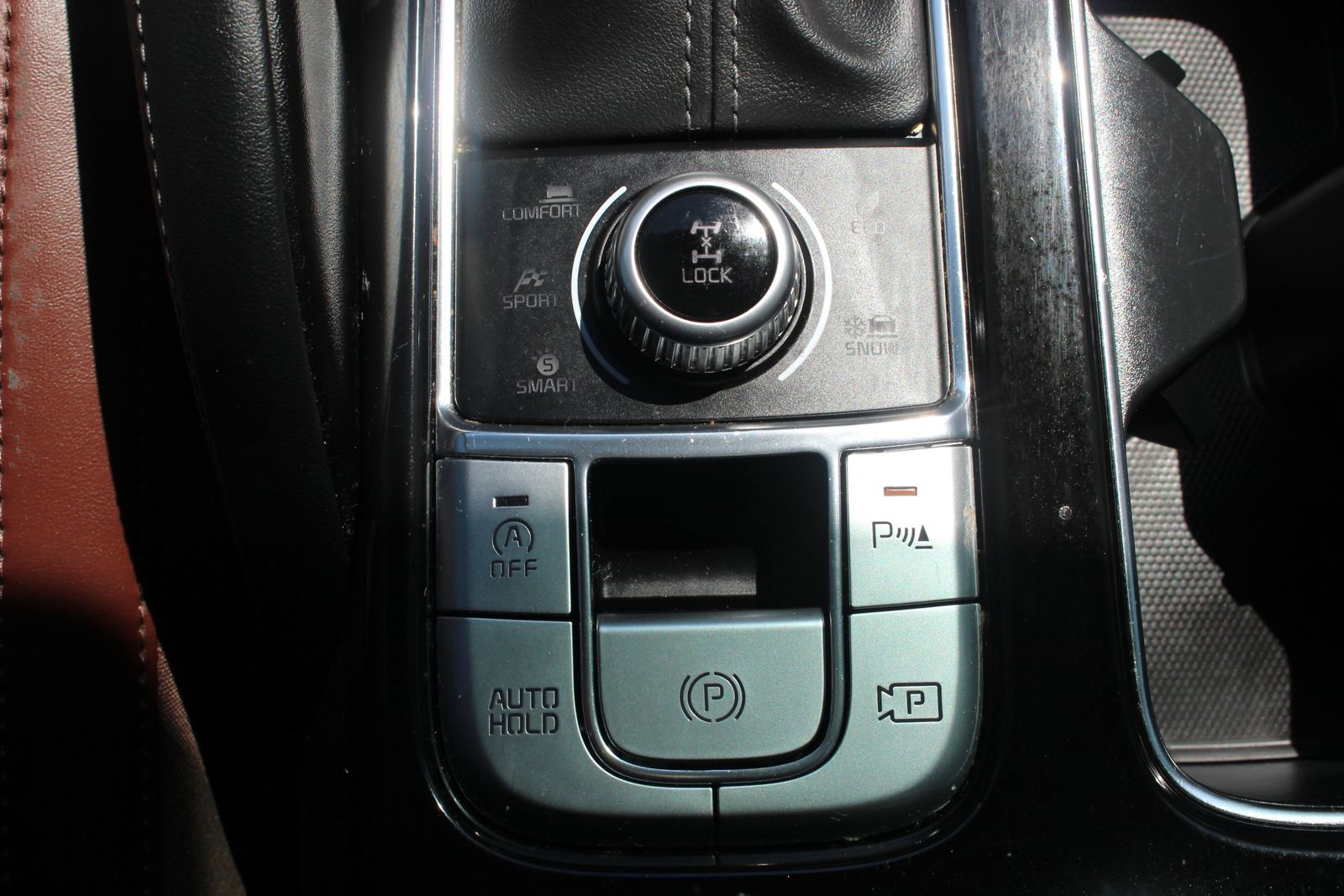 Certified 2024 Kia Telluride SX Prestige w/ Towing Package image 39