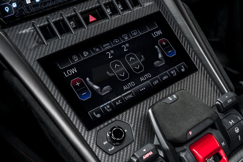 Used 2023 Lamborghini Urus Performante AWD/4WD image 29