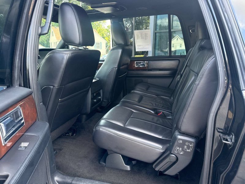 Used 2017 Lincoln Navigator L Select AWD/4WD image 14